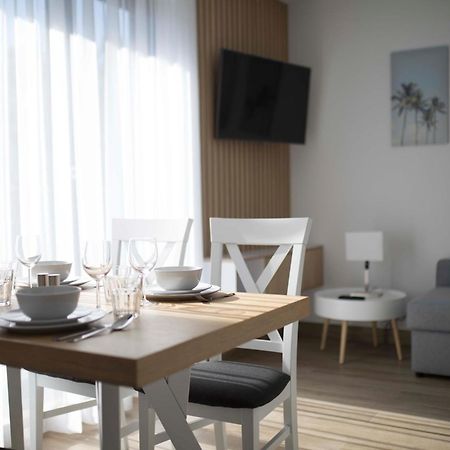 Willa Przy Porcie - Apartamenty Z Aneksami Kuchennymi อุสตกา ภายนอก รูปภาพ
