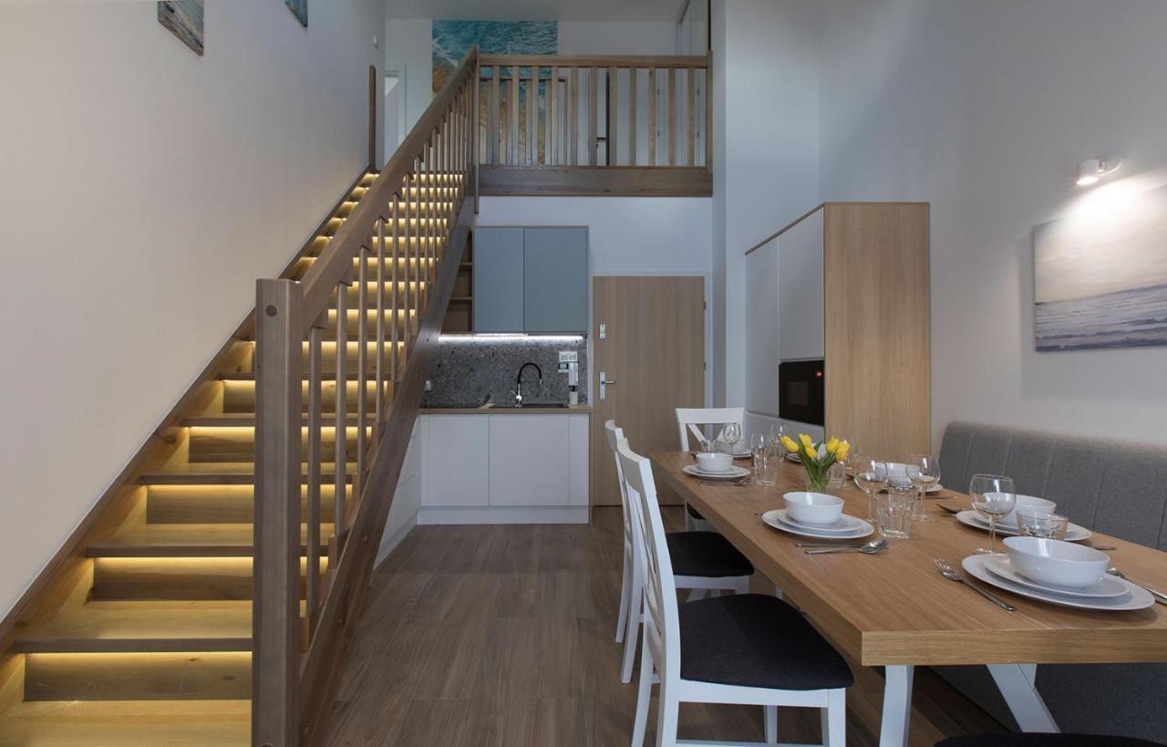 Willa Przy Porcie - Apartamenty Z Aneksami Kuchennymi อุสตกา ภายนอก รูปภาพ