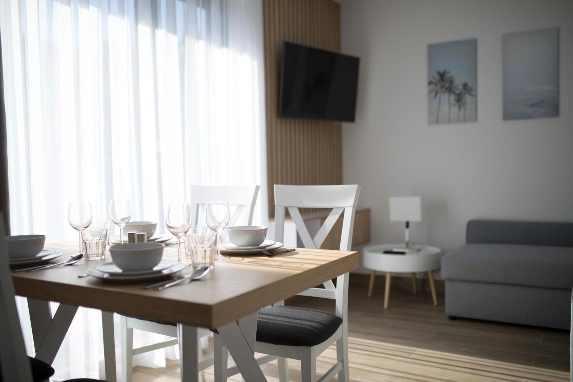 Willa Przy Porcie - Apartamenty Z Aneksami Kuchennymi อุสตกา ภายนอก รูปภาพ